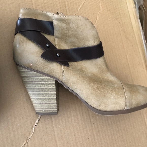 Cute ankle boots - Picture 1 of 2